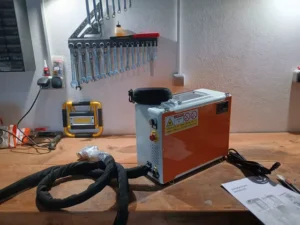 Photo transmise par Laurent D. — Nettoyeur laser pulsé 300W